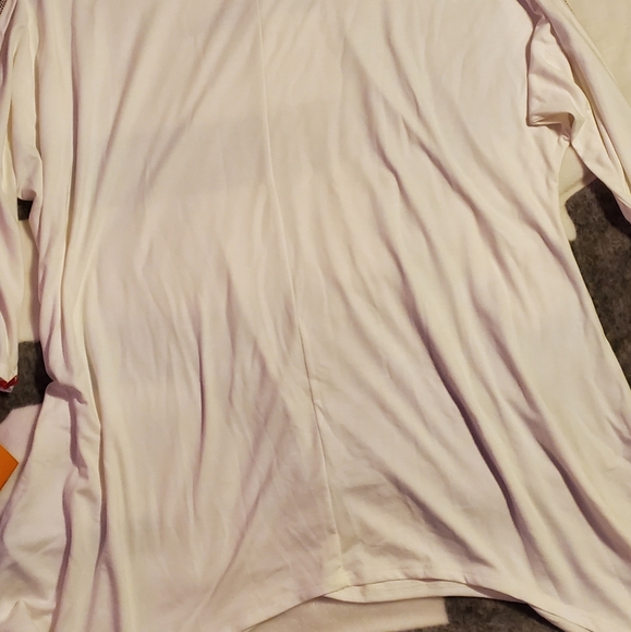 Blouse - Picture 2 of 3